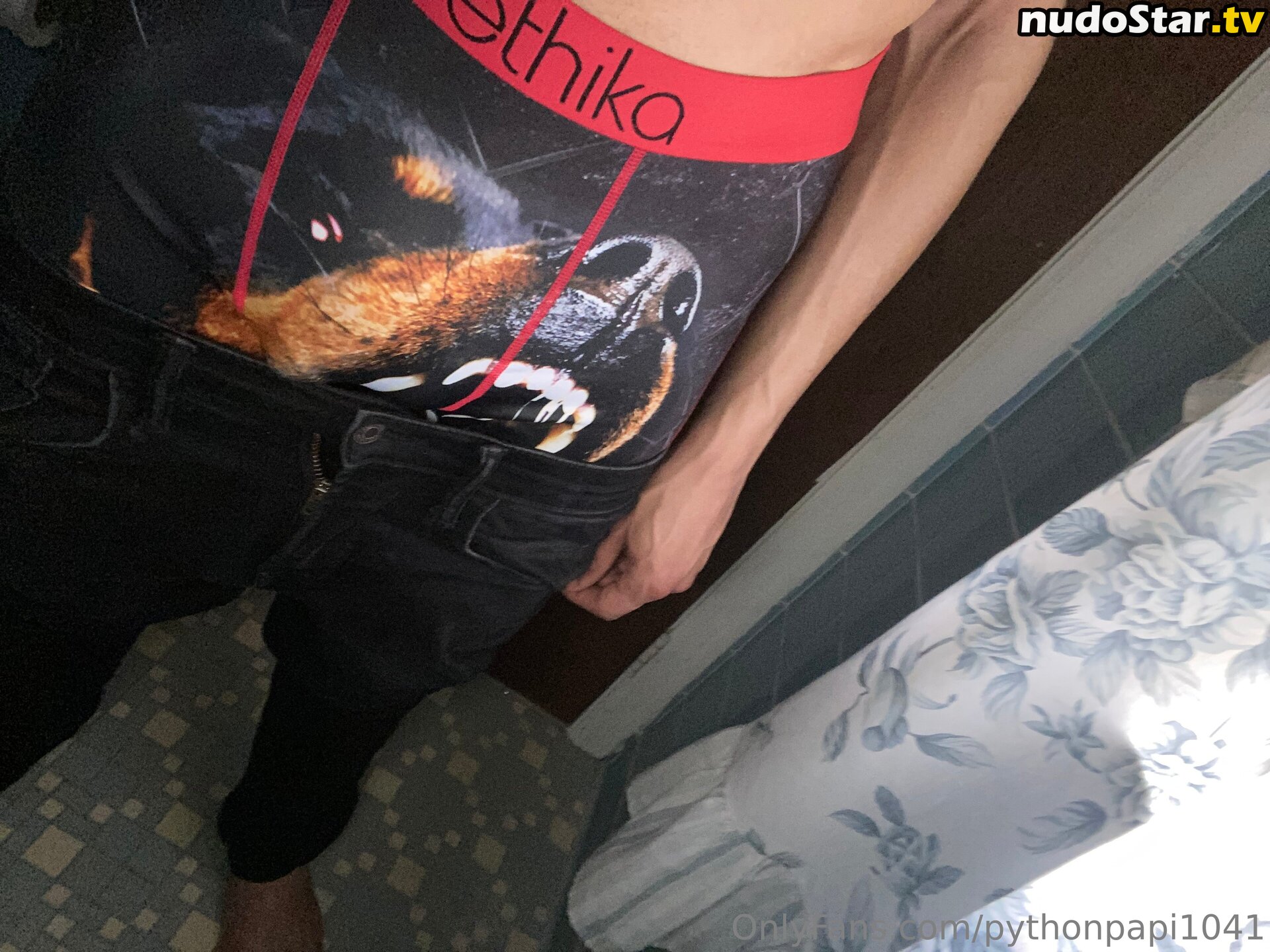pythonpaige / pythonpapi1041 Lækket Nøgen OnlyFans Foto #1